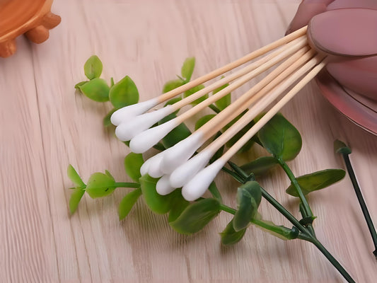 Pet cleaning cotton swabs play an important role in pet care, mainly reflected in the following aspects